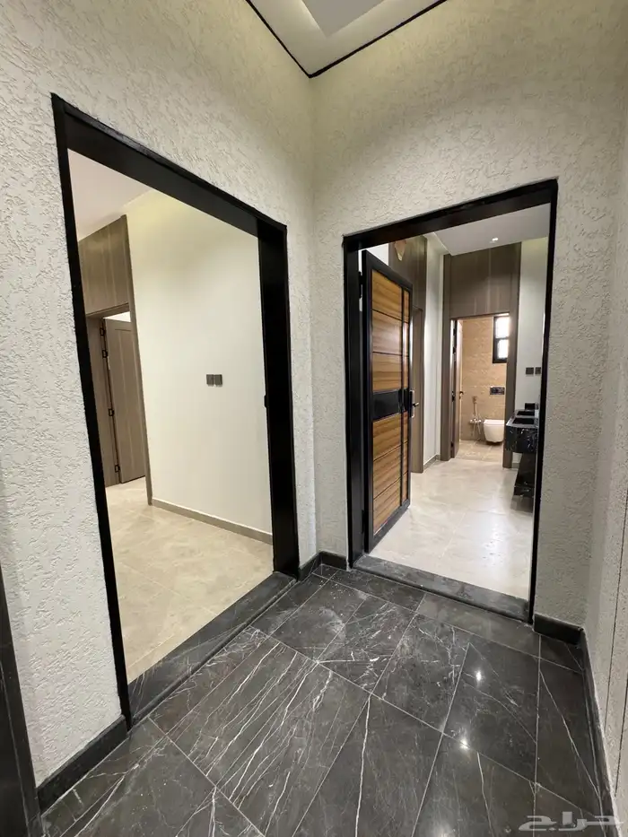 للبيع بمدينه أبها شقه تمليك علوي مع سطح خاص ومصعد شغال 5