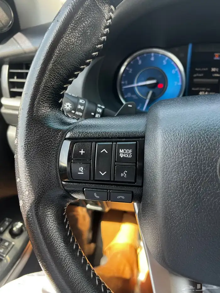 تويوتا فورتشنر VX بنزين موديل 2022 22