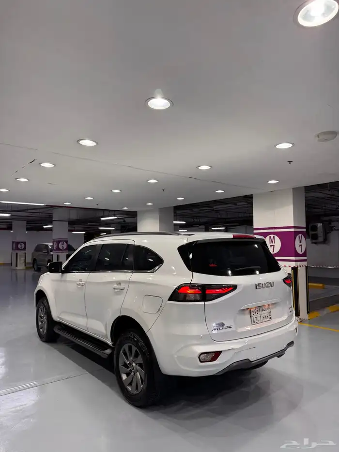 ايسوزو mu-x فل كامل مستخدم - Isuzu mu-x full option 5