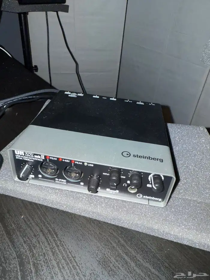 للبيع أجهزه انتاج موسيقي MacBookpro - Speakers - interface 1