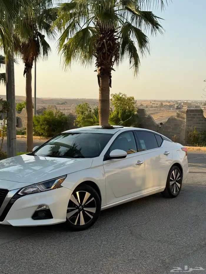 نيسان ألتيما 2021 SV نظيفة جدا والبيع جدا  قريب للصامل 2