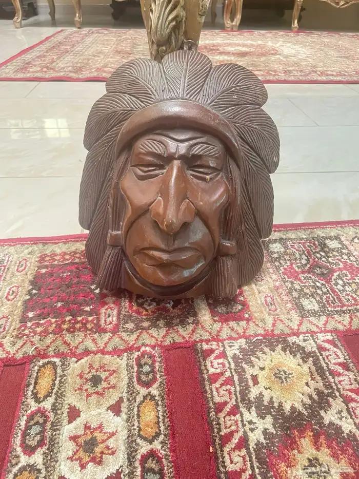 A wooden craved head راس خشبي منحوت 1