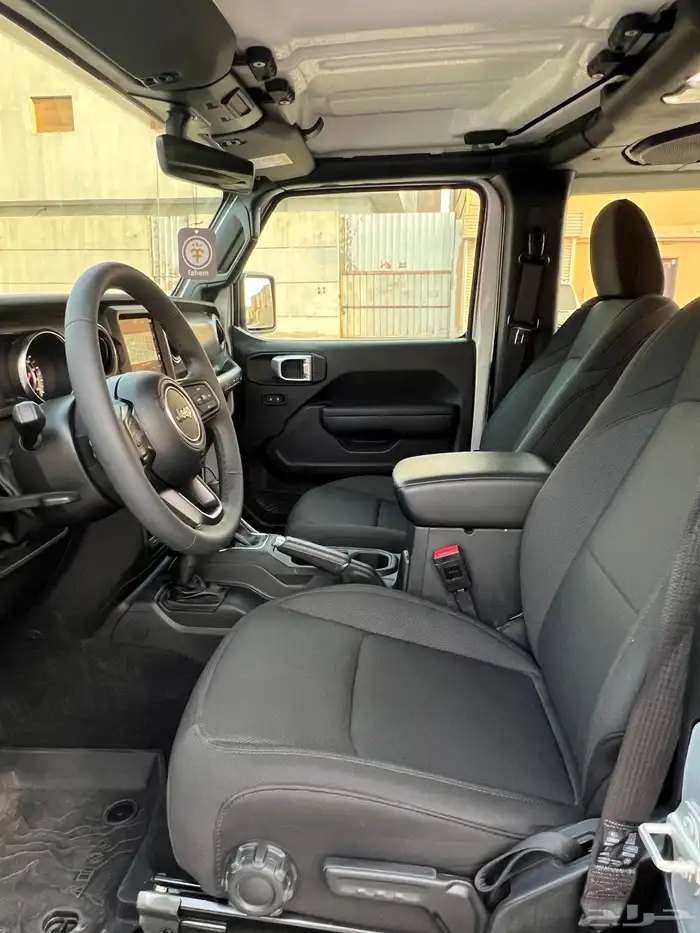 جيب رانجلر 2023 6 سلندر ماشي 5000 الف شبه زيرو 8