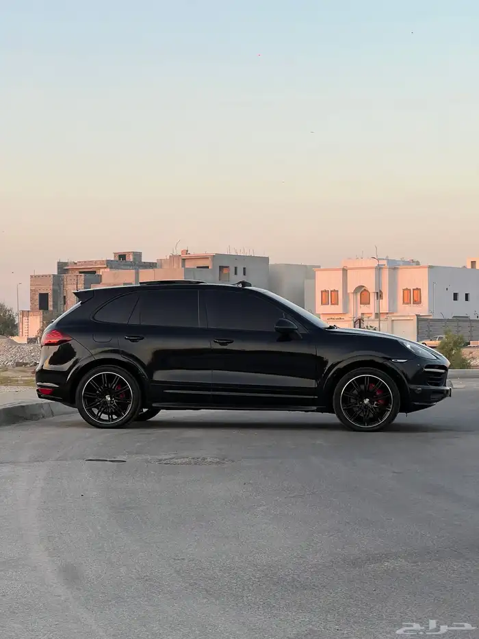 للبيع سيارة نظيفة  بورش كايين GTS 2013 3