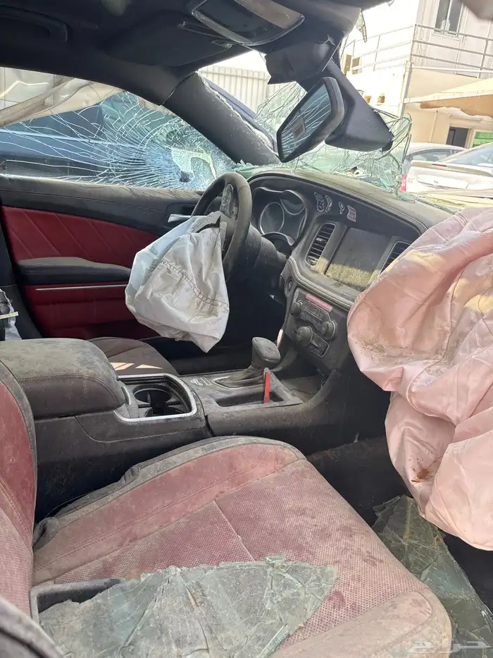 سيارات مصدومه 19