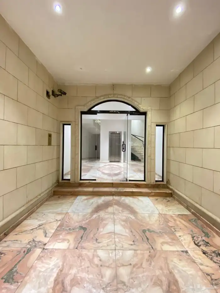 شقه للإيجار بحي المغرزات 1