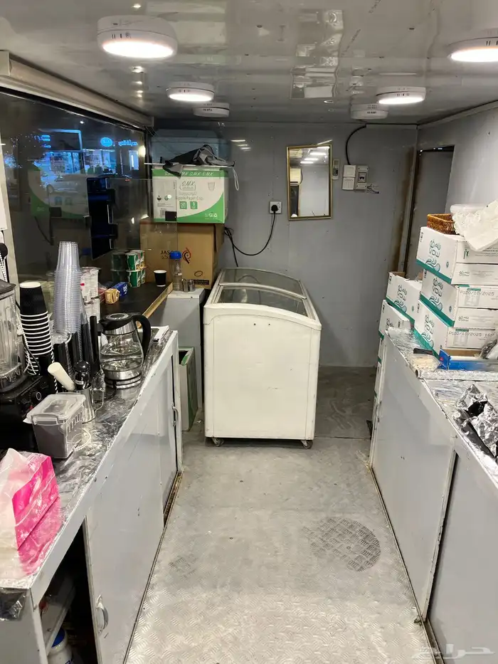 فود ترك 6 متر بكامل تجهيزاته فريزر مكيف ماطور كهرباء 3