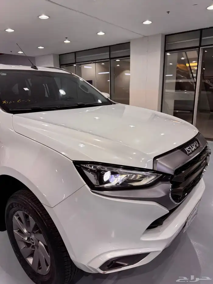 ايسوزو mu-x فل كامل مستخدم - Isuzu mu-x full option 11