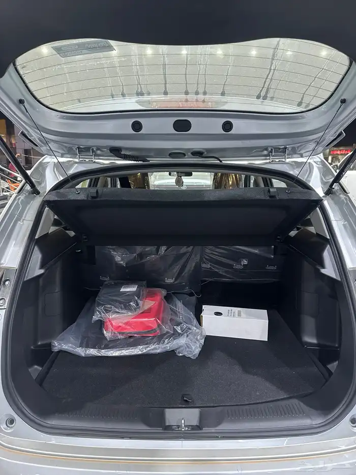 تويوتا فيلوز 4 سلندر موديل 2025 لون رمادي 6