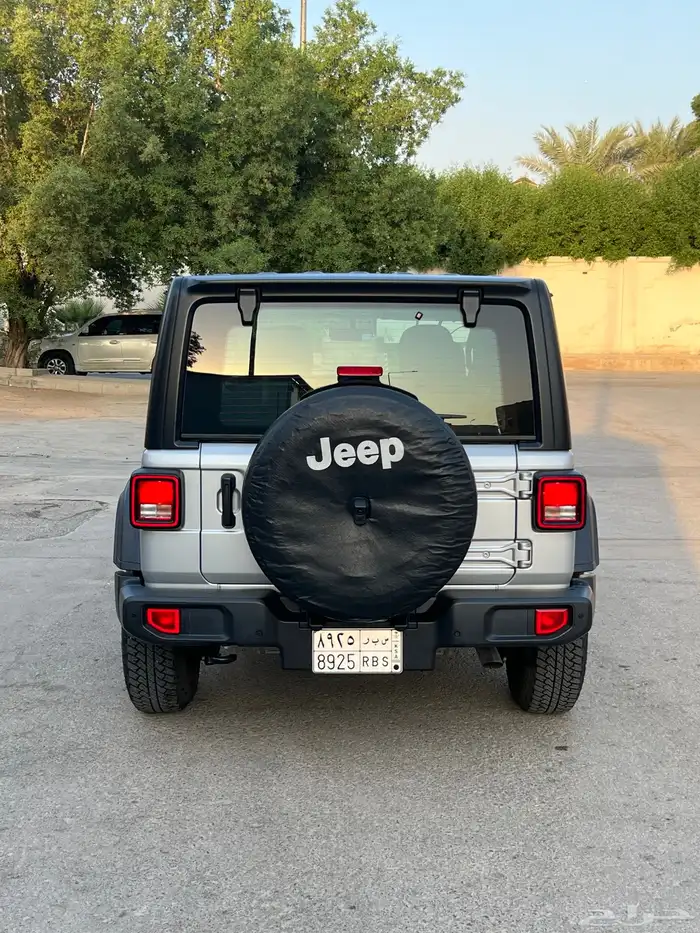 جيب رانجلر 2023 6 سلندر ماشي 5000 الف شبه زيرو 7