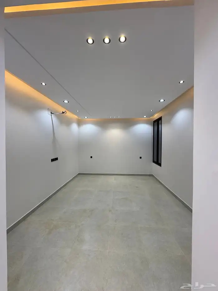 للبيع روف علوي دور ثاني مع ملحق بمشب مدخل مستقل بسعر مناسب 10