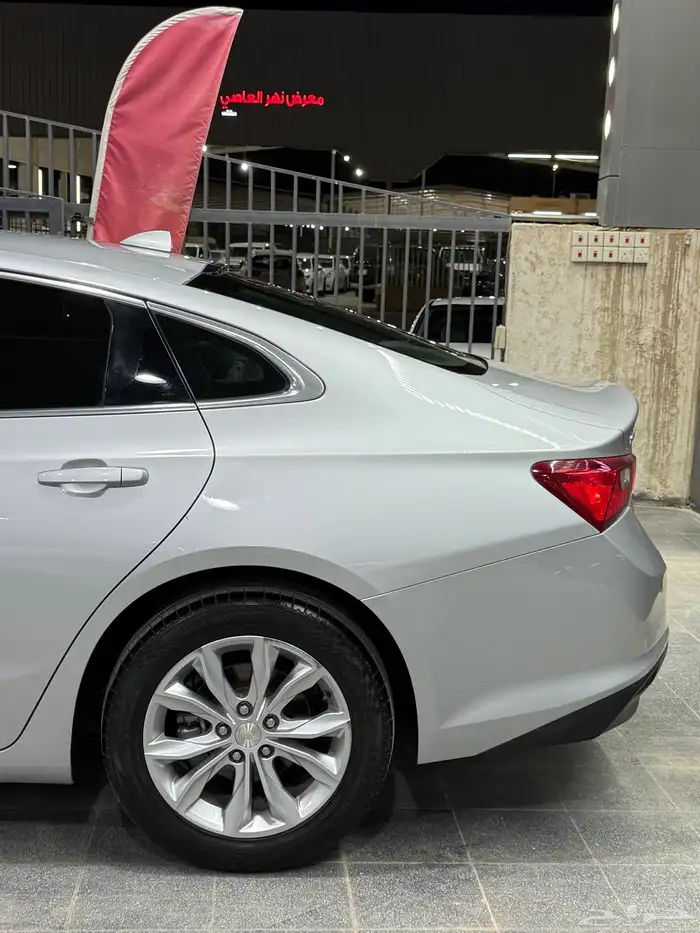 شيفرولية ماليبو 2021 فضي لدى معرض(عبيد الرشيدي) 21