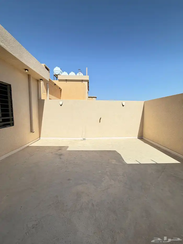 للبيع ارواف علوية وادوار أرضية حى الموسى موقع مميز 37