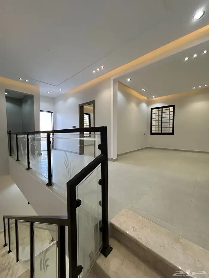 للبيع روف علوي بملحق مع مشب 8غرف 650الف 35