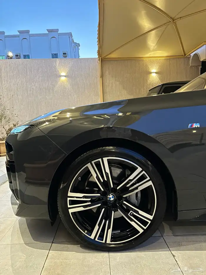 للبيع بي ام دبليو BMW 740i 2025 شبه جديدة 3