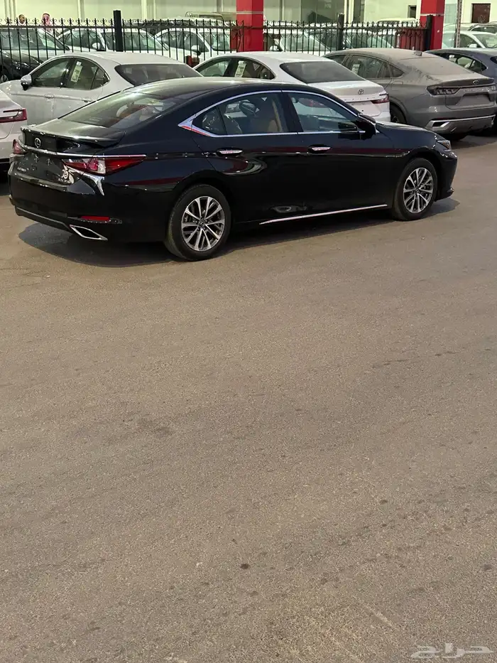 لكزس ES350 ca 2025 بسعر 202.000 3