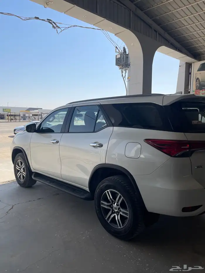 للبيع فورتشنرV4 2022(دبل) 1