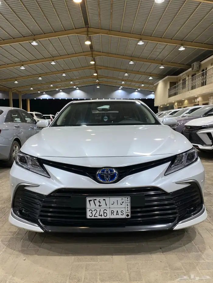 للبيع كامري 2023 جي ال اي هايبرد عبداللطيف عداد 70 الف 2