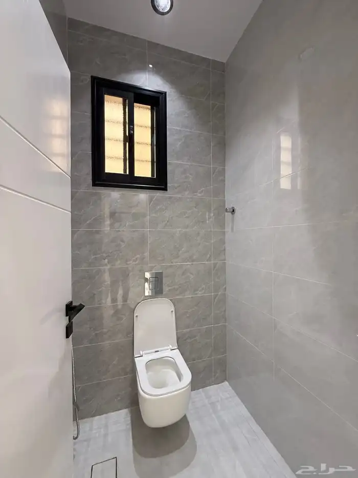 للبيع بحي الضيافة شقق أرضي وعلوي بسطح موقع كامل الخدمات 30