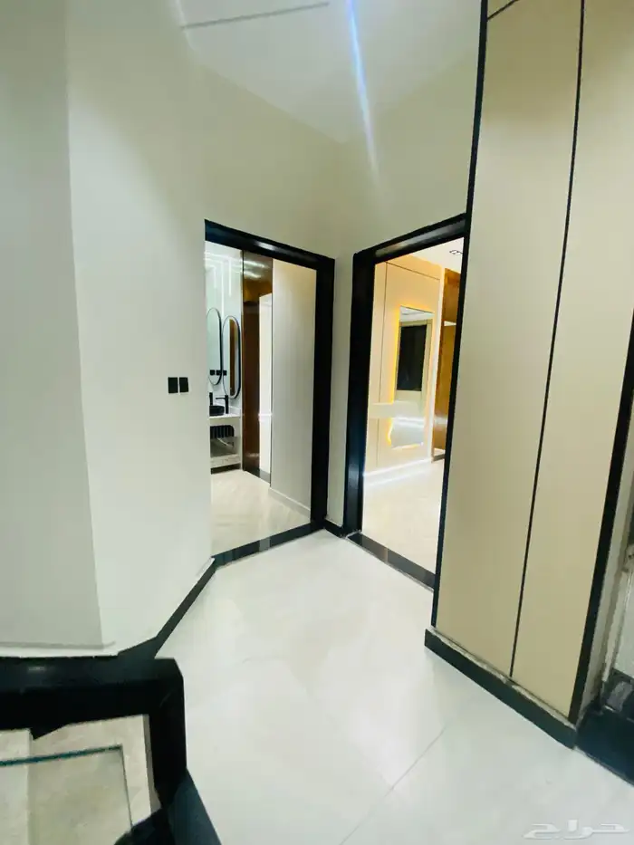 للبيع شقة دور ثاني مع سطح 6غرف ف درة الموسى 550 الف 6