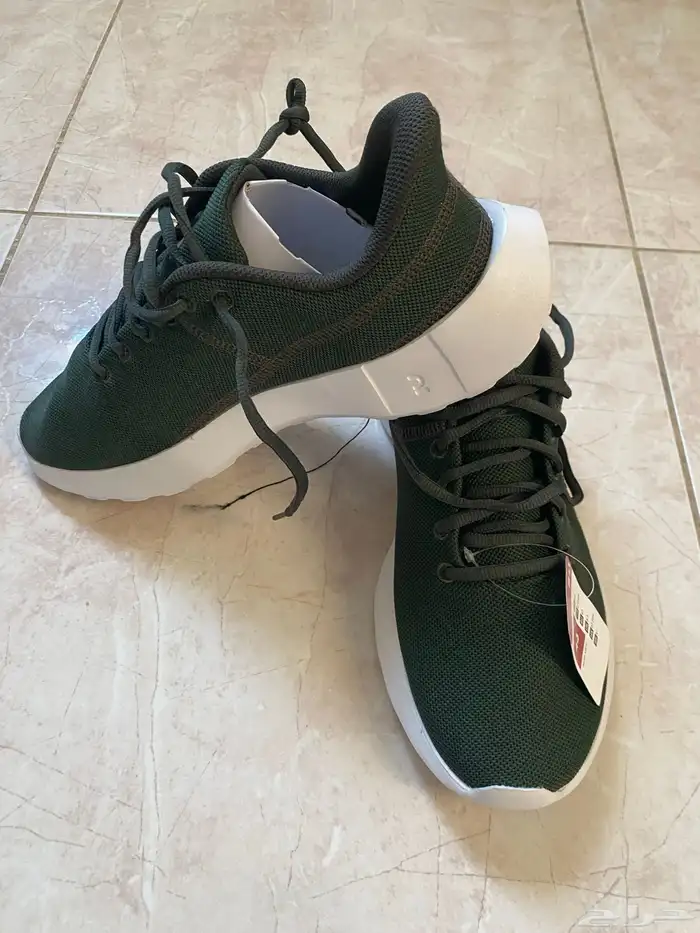 حذاء رياضي للبيع 0