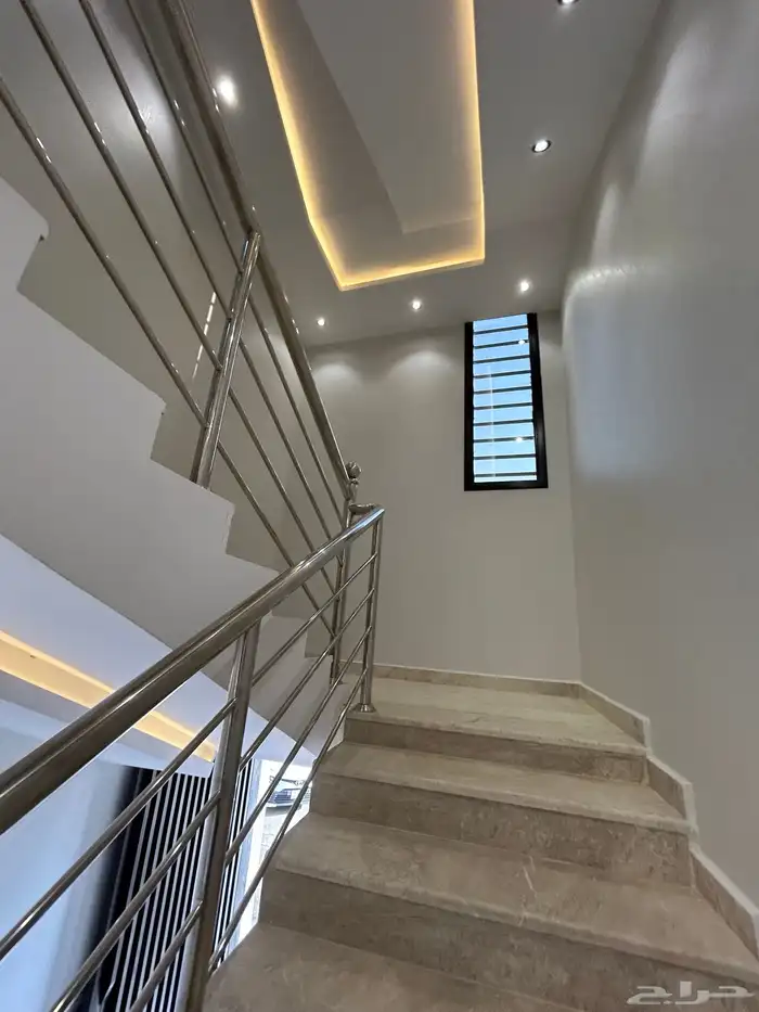 للبيع روف علوي بملحق مع مشب 8غرف 650الف 22