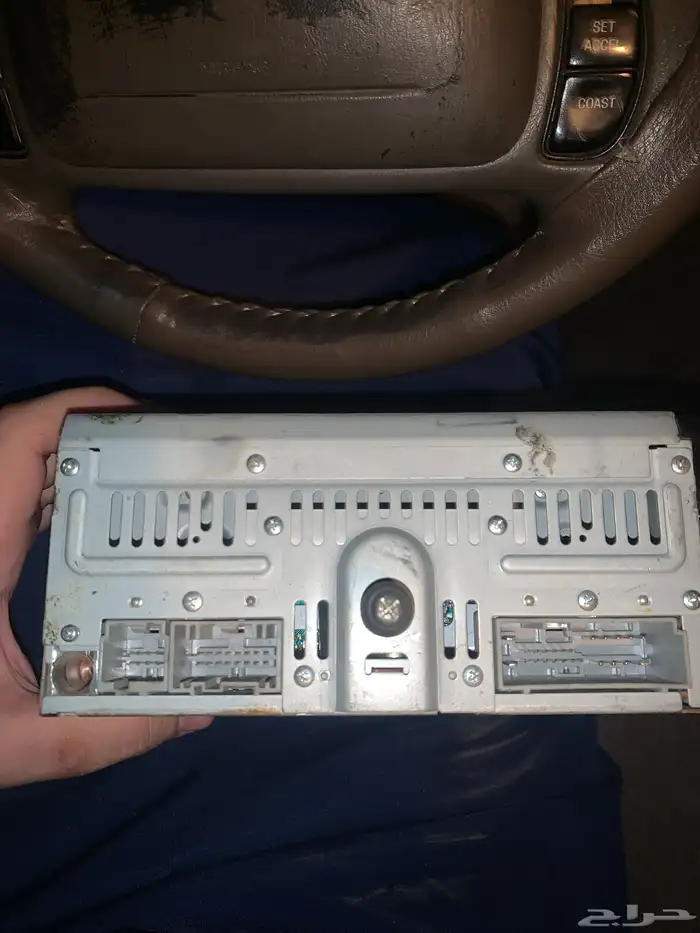 مسجل وكاله للبيع فورد مركيز موديل 2000 2