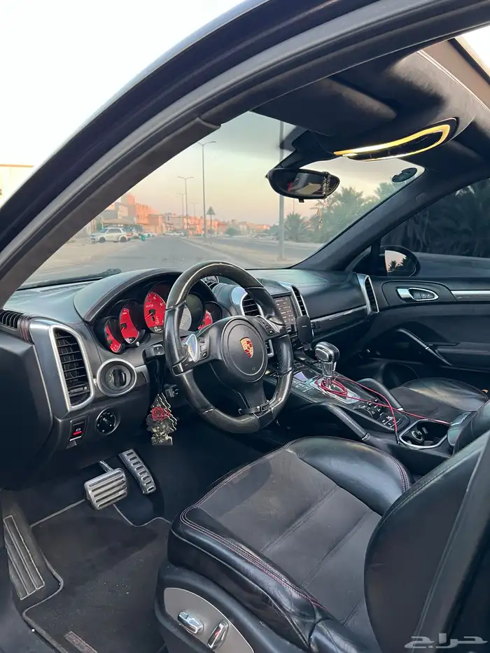 للبيع سيارة نظيفة  بورش كايين GTS 2013 5