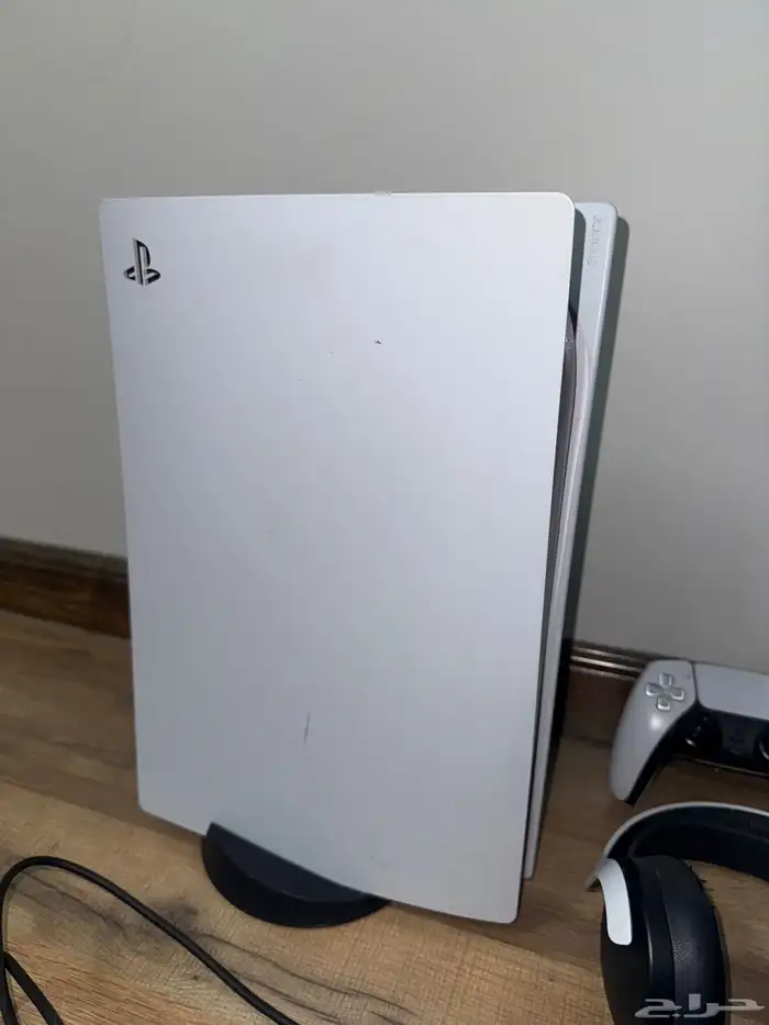 سوني فايف حالة السوني جيد جدا  مع اليدتين و السماعه 1