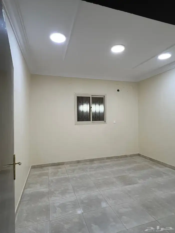 للايجار دور ارضي فالمجمعه حي المستقبل 4