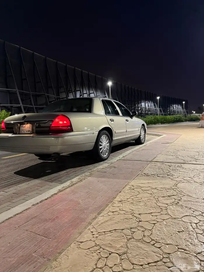 فورد جراند ماركيز 2011 0