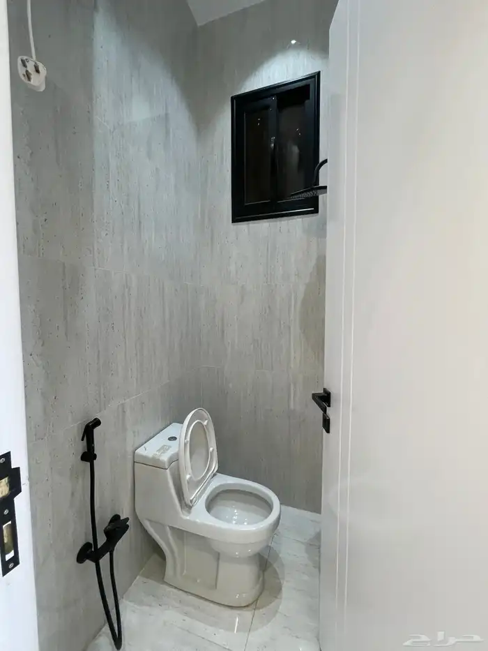 دور ارضى بحوش ب 620 الف باالقرب من طريق ابها الخميس والمطار 6