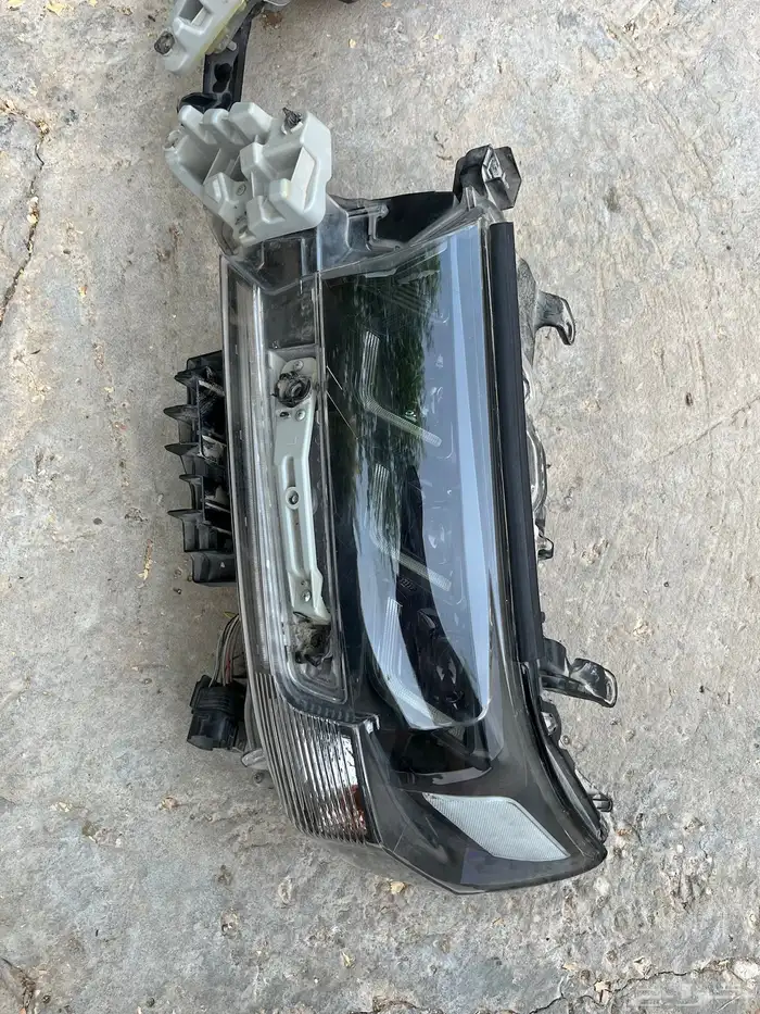 شبك وأنوار لاند كروزر (2016   2019) 5