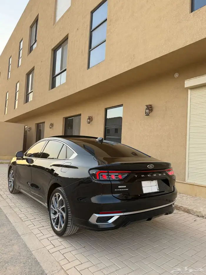 فورد تورس فل كامل تيتانيوم لون اسود 2023 سعودي بسعر مميز 5