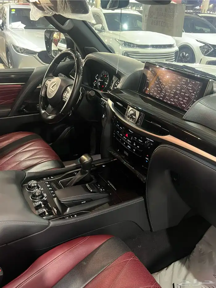 جيب لكزس LX570 2021 بلاك اديشن شبه جديد ( عبداللطيف جميل ) 7