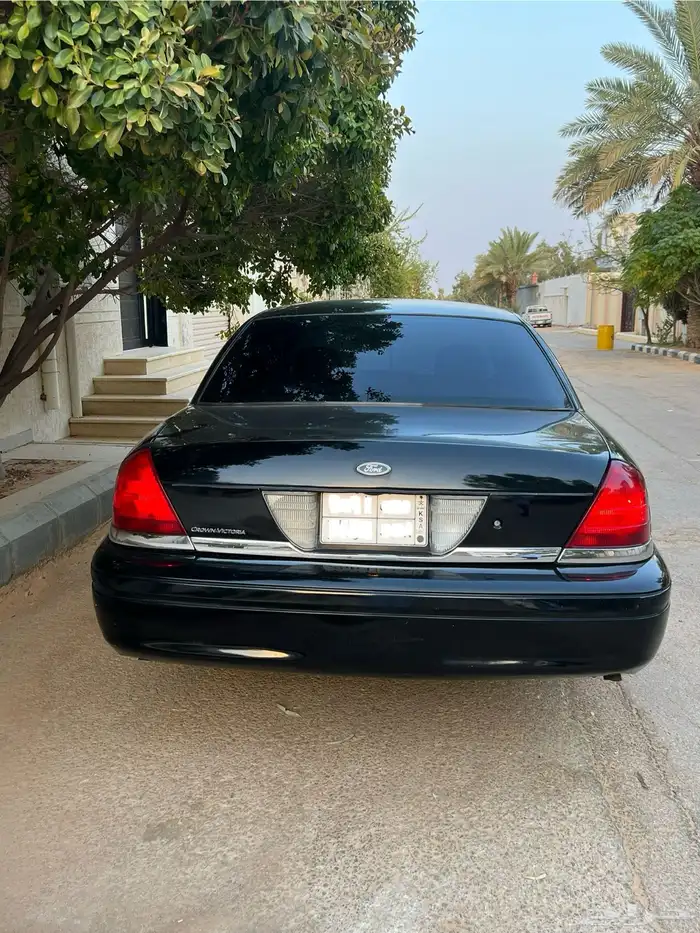 فورد كراون فيكتوريا سعودي 2009 3