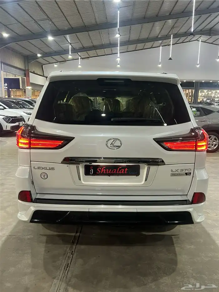جيب لكزس LX570 2021 بلاك اديشن شبه جديد ( عبداللطيف جميل ) 4