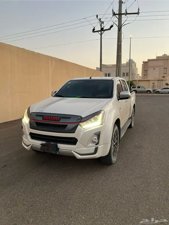 سياره ايسوزو 0