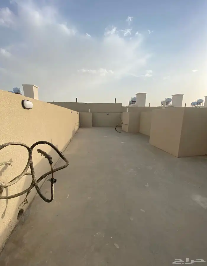 للبيع شقة دور ثاني مع سطح 6غرف ف درة الموسى 550 الف 21