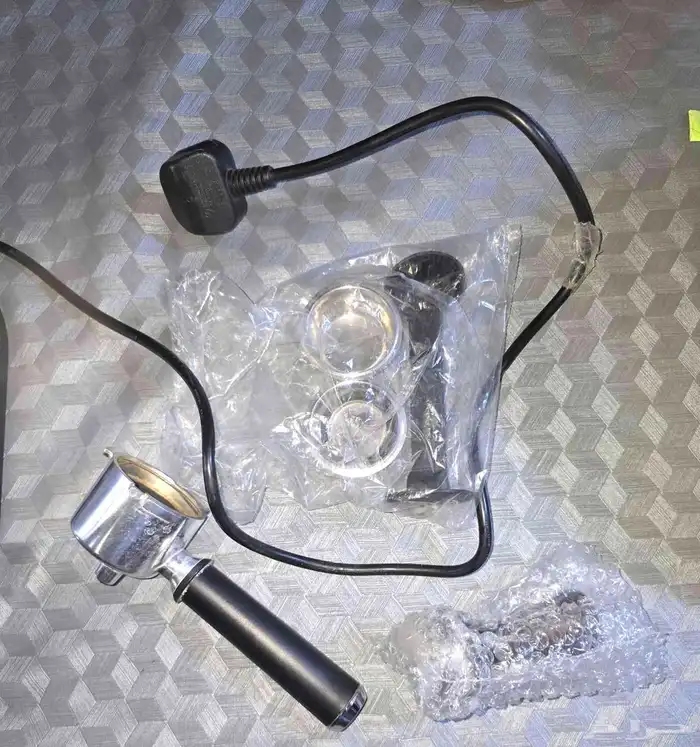 مستخلصة قهوة من شركة D Longhi استعمال شهر 1