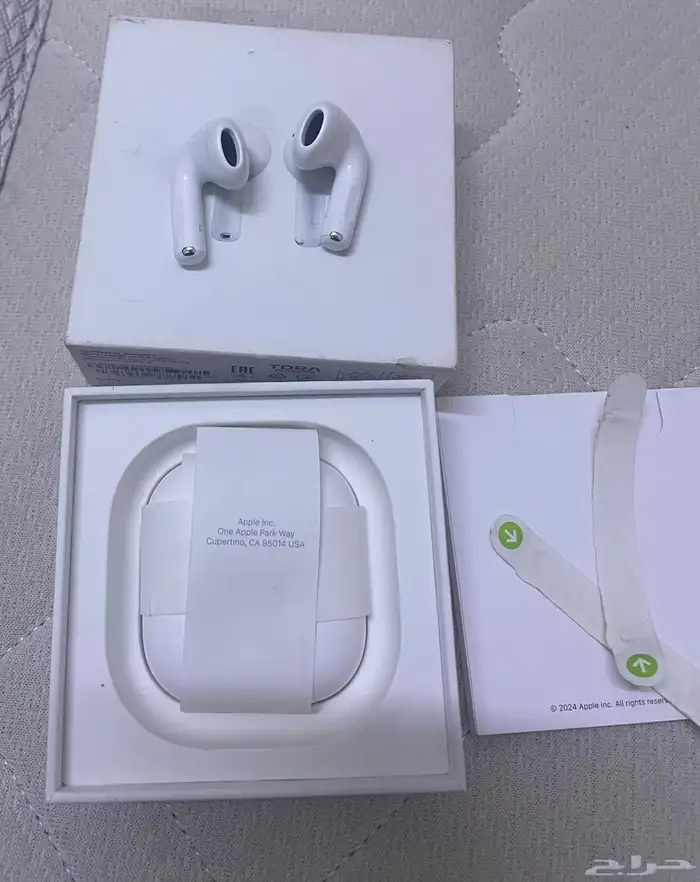 ابل ايربودز 4 استخدام خفيف ونظيفه 2