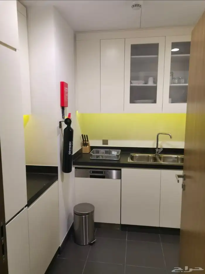 للبيع شقه في برج داماك الرياض 2