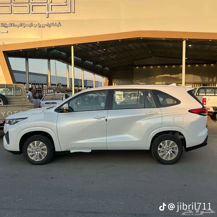 تويوتا انوفا 2025 GL بنزين وهايبرد 5