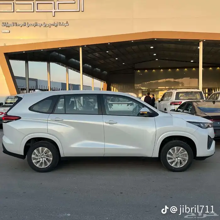 تويوتا انوفا 2025 GL بنزين وهايبرد 3
