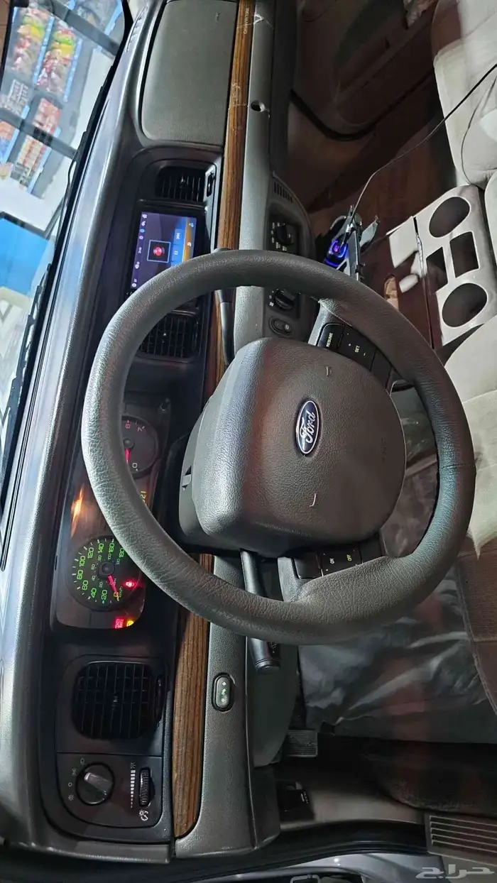 فورد كراون فكتوريا 2007 12