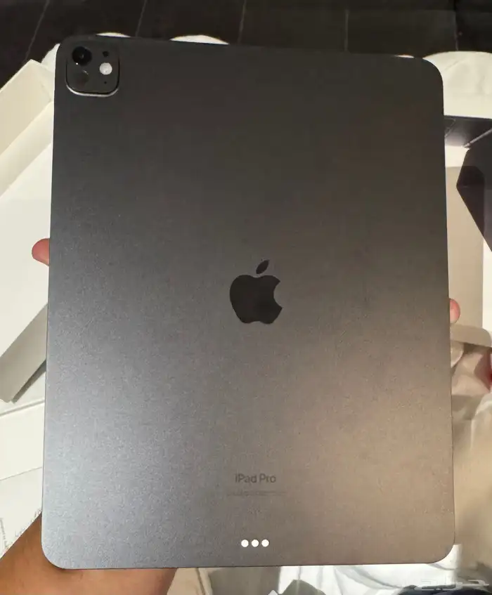 iPad Pro (256 جيجابايت) مع لوحة مفاتيح Magic Keyboard 0