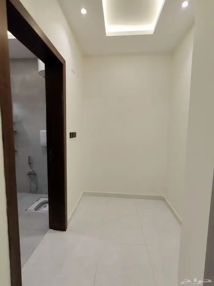 للبيع روف علوي مع بايكه سياره شمال الخميس تشطيب مودرن 15