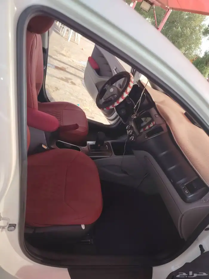 سيارة كياسيراتو 2015 ابيض لؤلؤئي 7