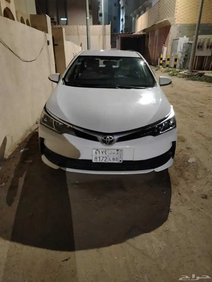 كورولا 2017 اتوماتيك 4سلندر. اللون ابيض لولوي 0