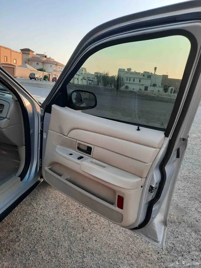 فورد كراون فكتوريا 2011 وارد الجزيرة 36